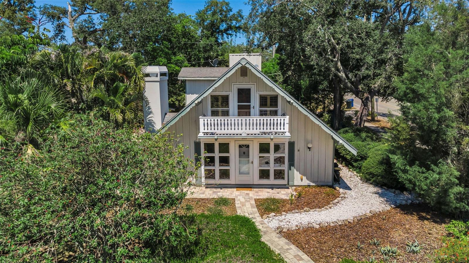 **SOLD** 380 Colonial Ct., Dunedin, FL 34698 ($515,000)